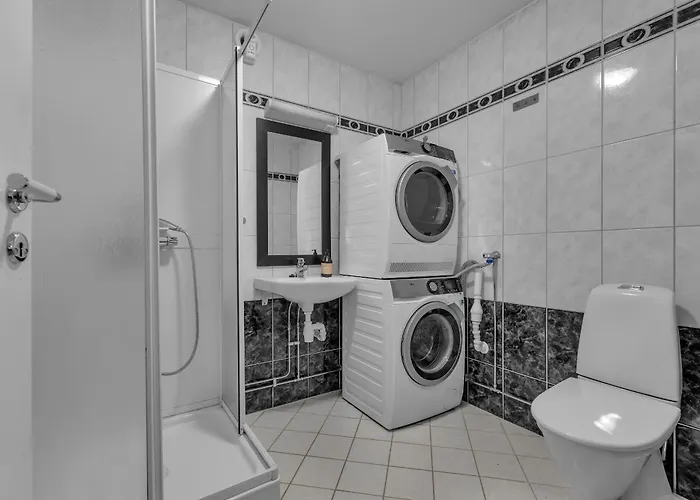 Stormly - Modern 1-bedroom With Sofa-bed, Free Parking, Quiet Area Apartamento